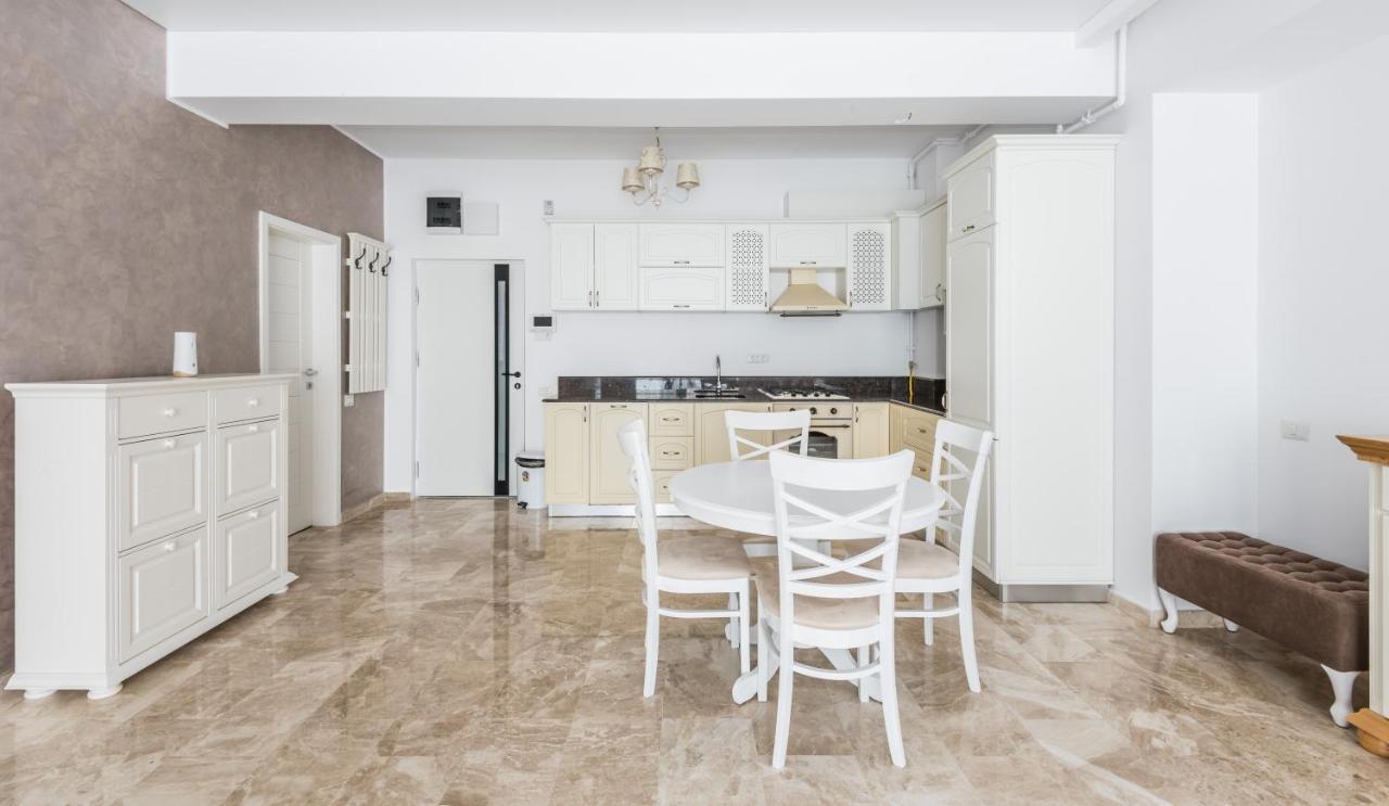 Sns Apartament In Vila Sophia Mamaia Exterior photo