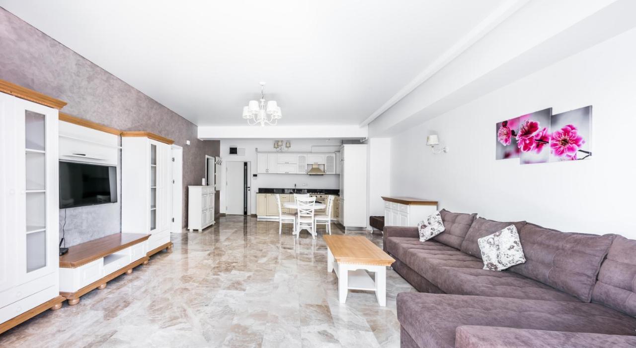 Sns Apartament In Vila Sophia Mamaia Exterior photo