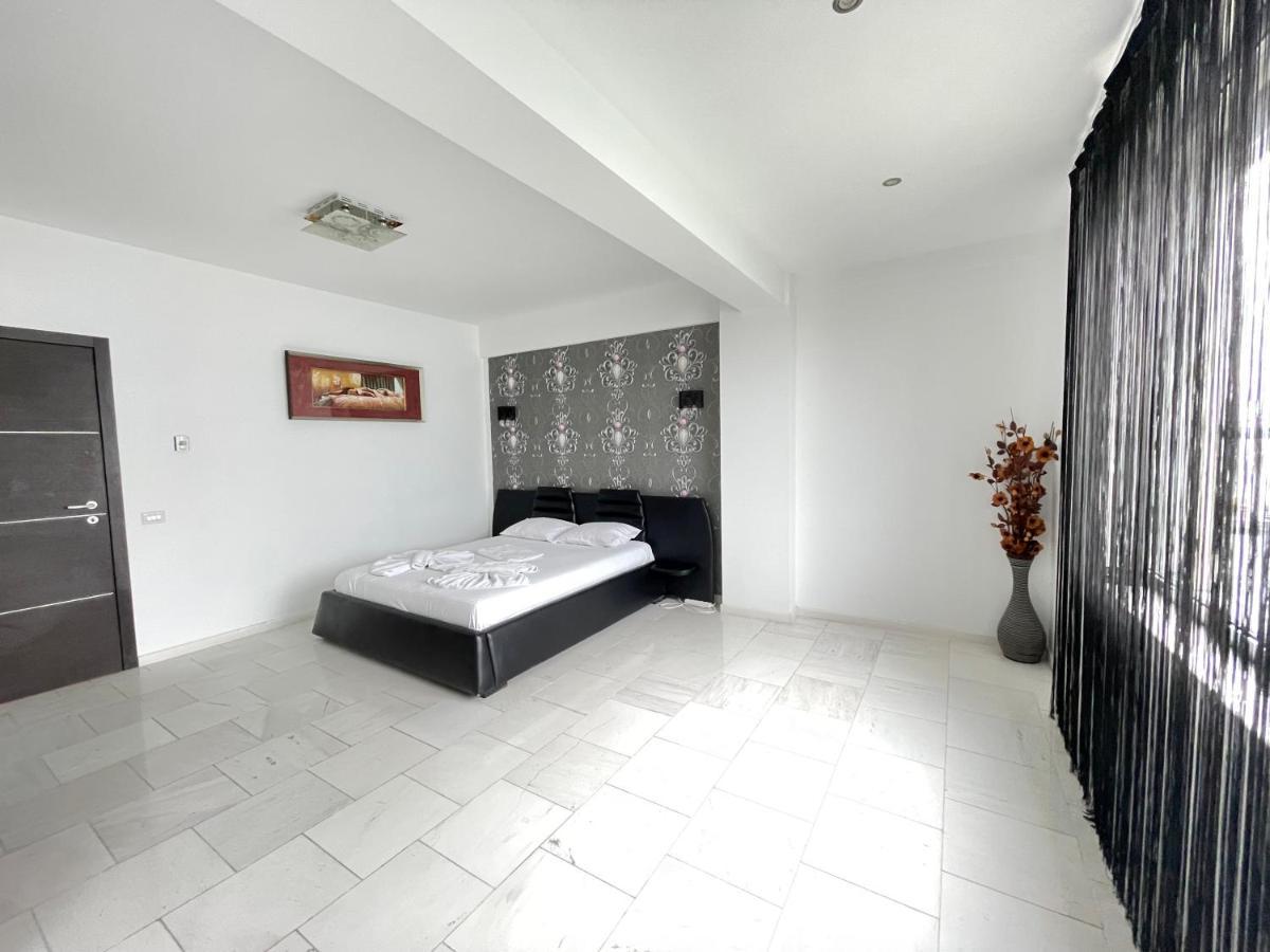 Sns Apartament In Vila Sophia Mamaia Exterior photo