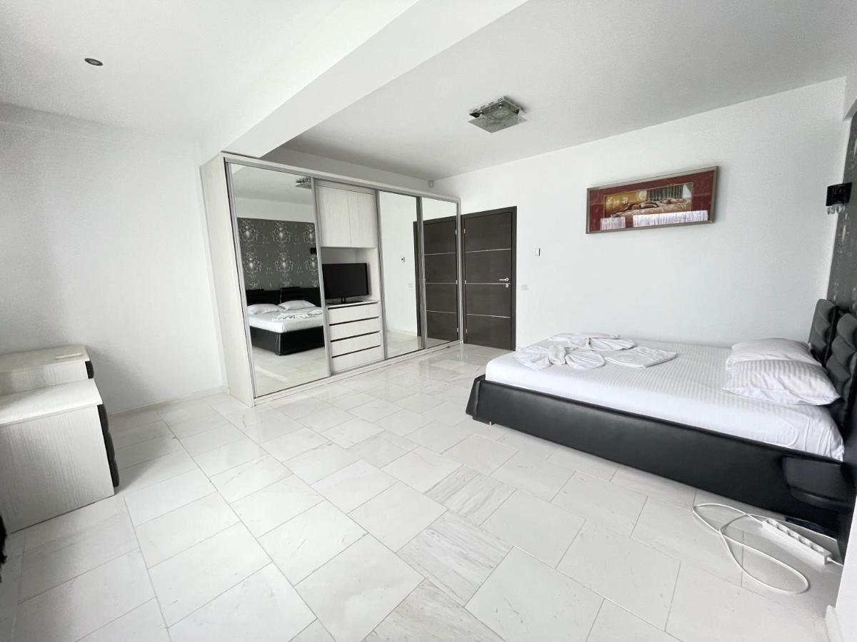 Sns Apartament In Vila Sophia Mamaia Exterior photo