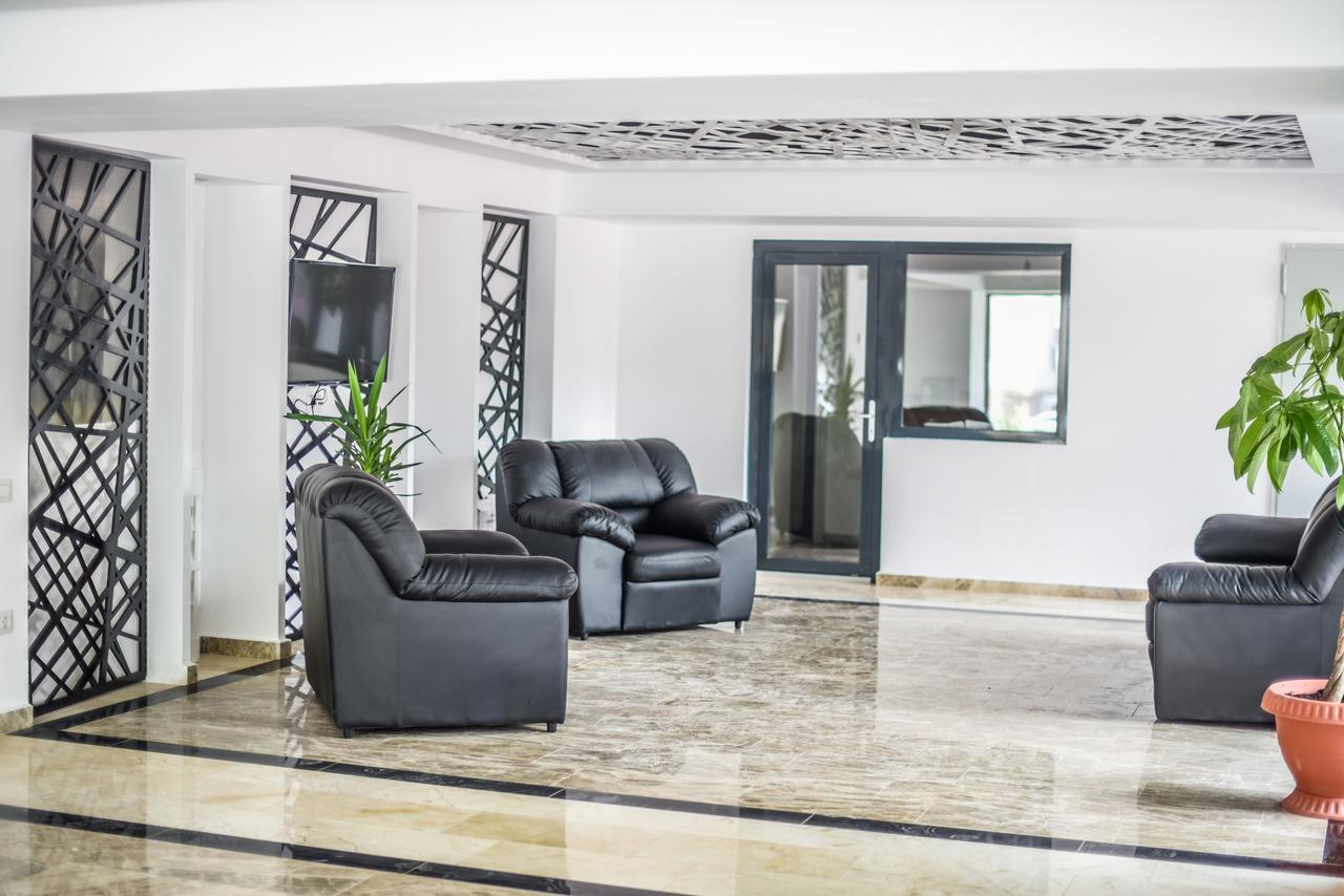 Sns Apartament In Vila Sophia Mamaia Exterior photo