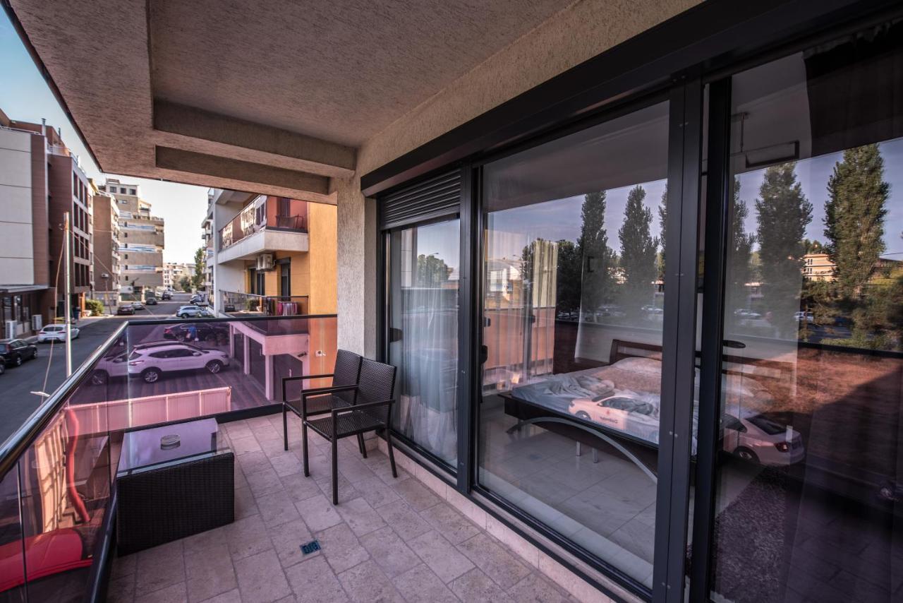 Sns Apartament In Vila Sophia Mamaia Exterior photo