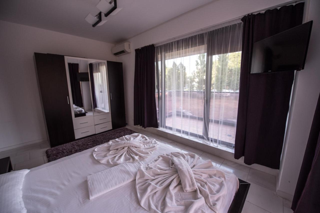 Sns Apartament In Vila Sophia Mamaia Exterior photo
