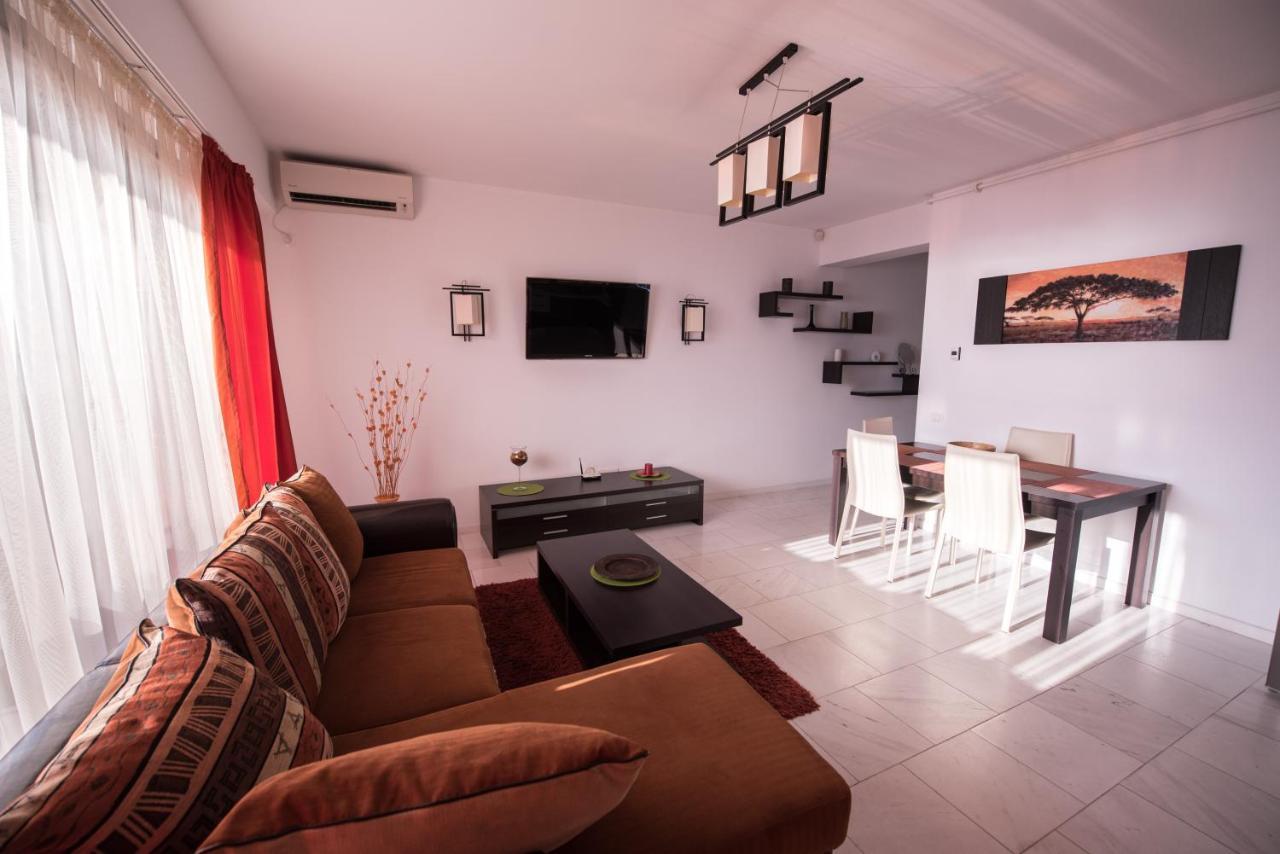 Sns Apartament In Vila Sophia Mamaia Exterior photo
