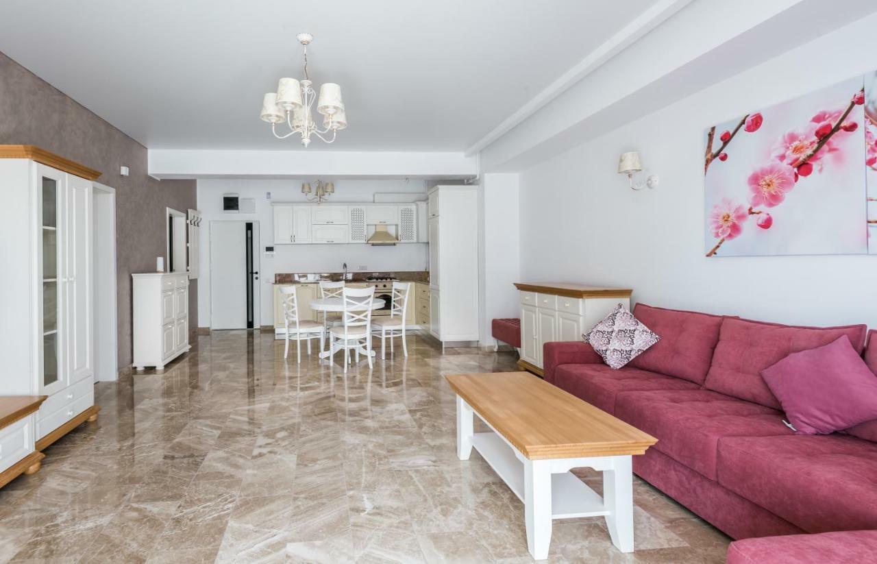 Sns Apartament In Vila Sophia Mamaia Exterior photo
