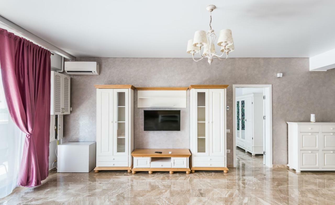 Sns Apartament In Vila Sophia Mamaia Exterior photo